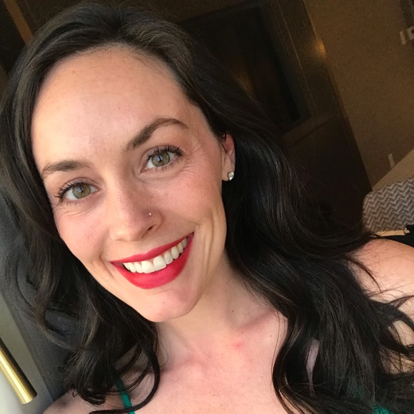 Hi! I’m Mandy! Glad you made it to my closet! - Picture 1 of 1